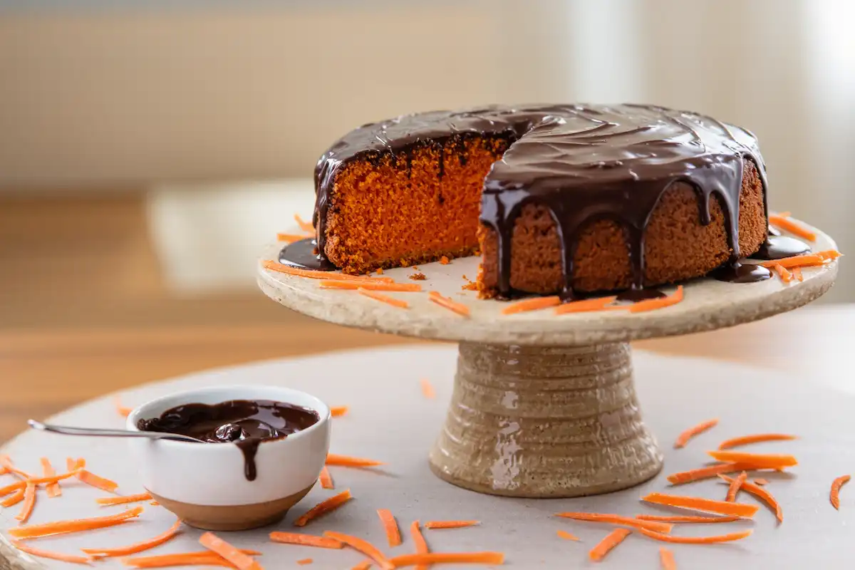Bolo de Cenoura com Farinha de Grão-de-Bico