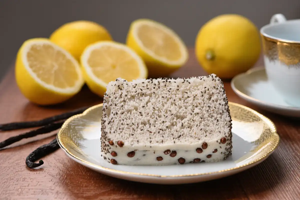 Bolo de Chia com Baunilha e Limão