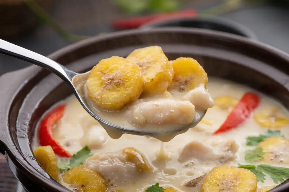 Moqueca de Banana-da-terra: O Prato Que Vai Te Transportar Para a Bahia